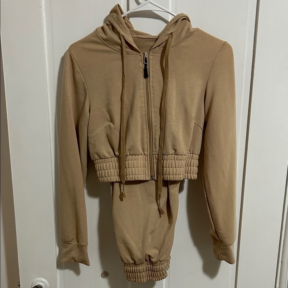 Beige Cropped Hoodie Sweatshirt and Jogger Set